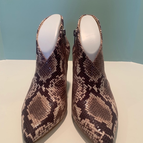 Jessica Simpson snake print stiletto ankle boots - Picture 2 of 5